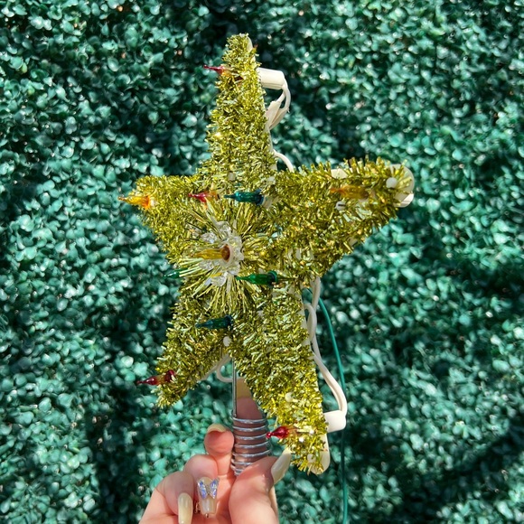 Vintage Christmas tree topper, gold light up tree topper - Picture 3 of 13